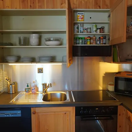 Renovierte Mit Ausblick Fuer 1-2 Personen Daire *